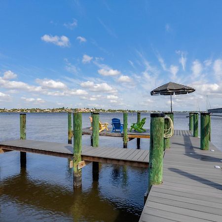 Waterfront Stuart Oasis With Hot Tub And Dock! Vila Exterior foto