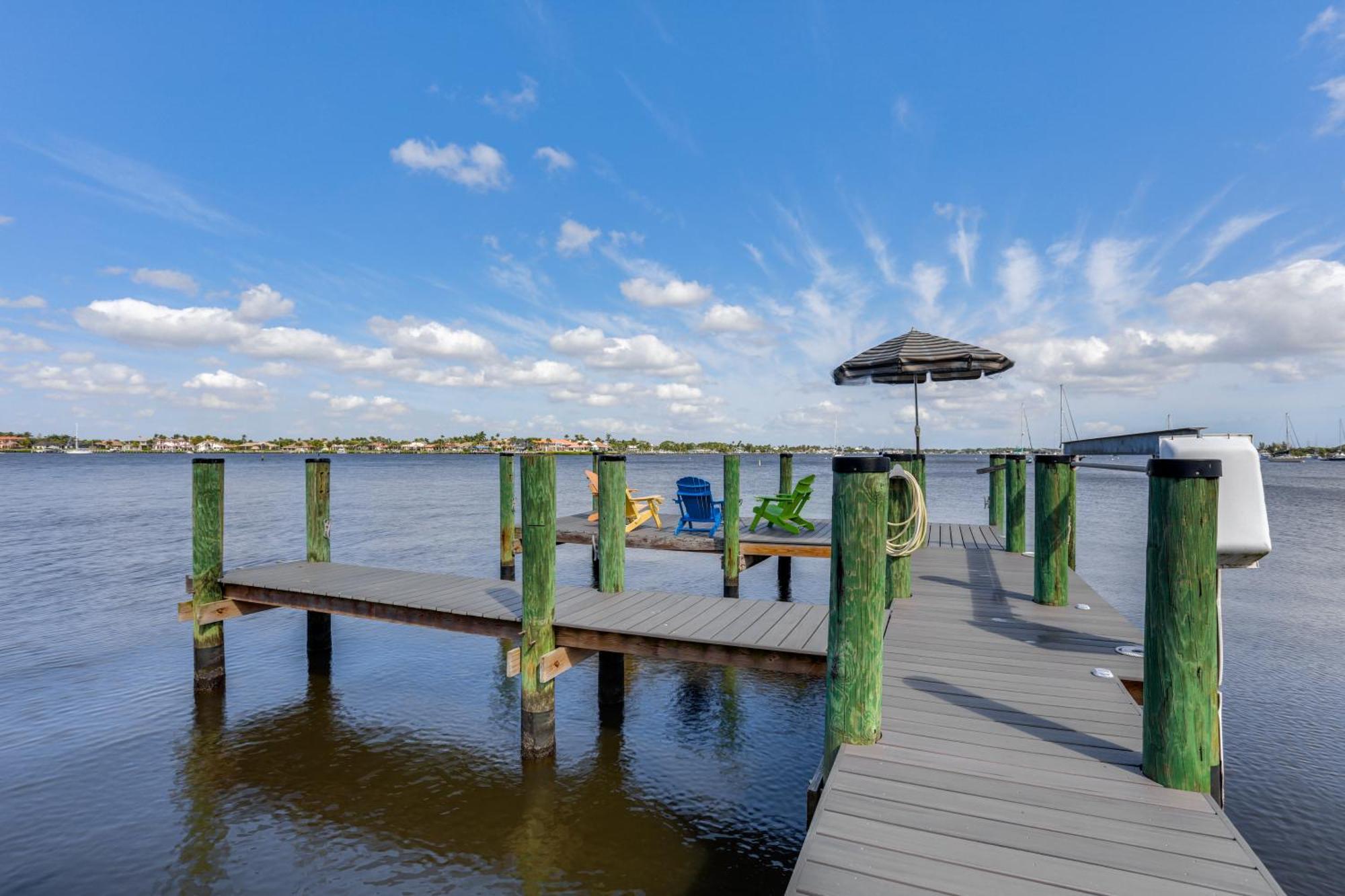 Waterfront Stuart Oasis With Hot Tub And Dock! Vila Exterior foto